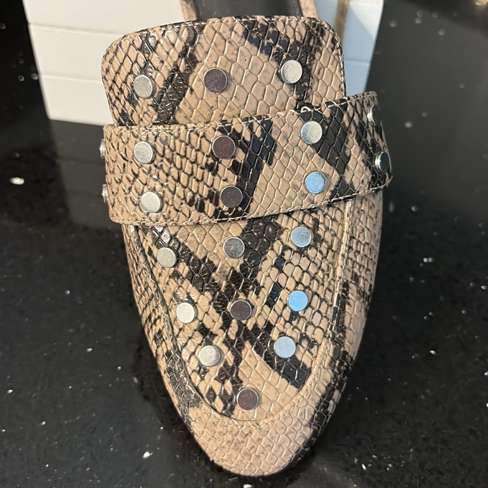 Vince Camuto Taupe Snakeskin Leather Two Piece Silver Studded Flats WENERLY - Picture 5 of 16